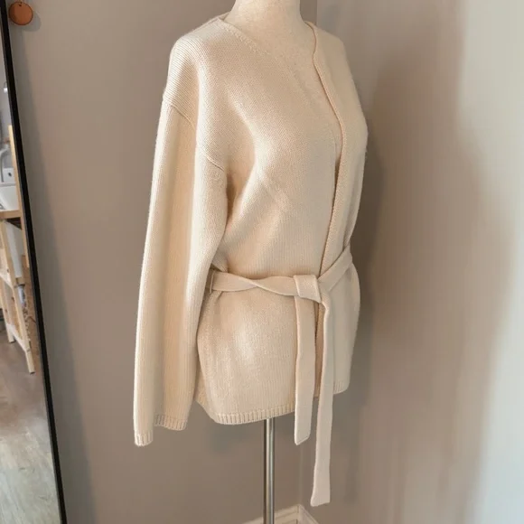 🌿 ALMADA LABEL 🌿 Aria Cardigan, cream 
XS $663 SOLD OUT! - Picture 9 of 13